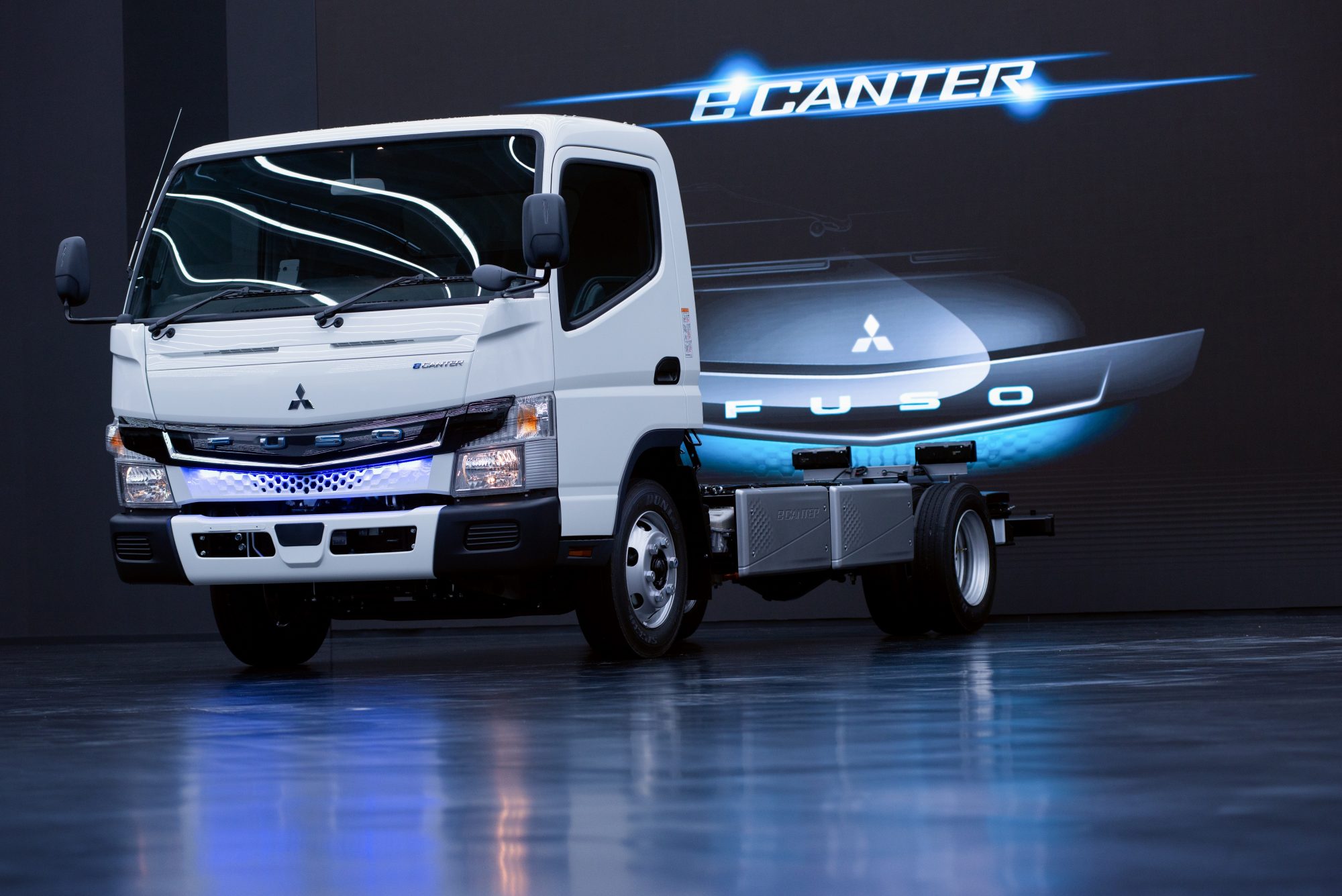 電気小型トラック「eCanter」： 納車台数がグローバルで200台に到達の概要写真