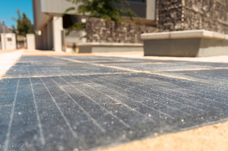 BASF、Solar Earth Technologiesと路面一体型太陽光発電パネルを共同開発の概要写真